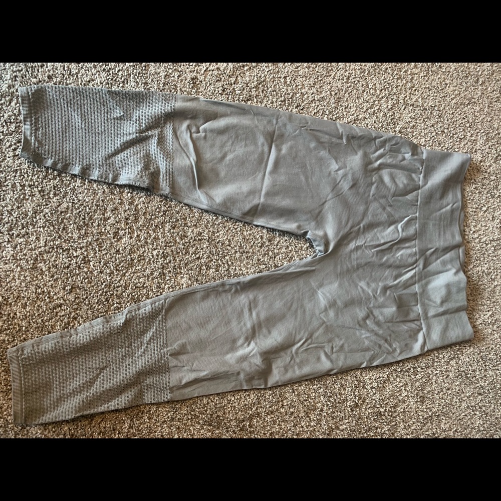 Fabletics Seamless High-Waisted Solid 7/8